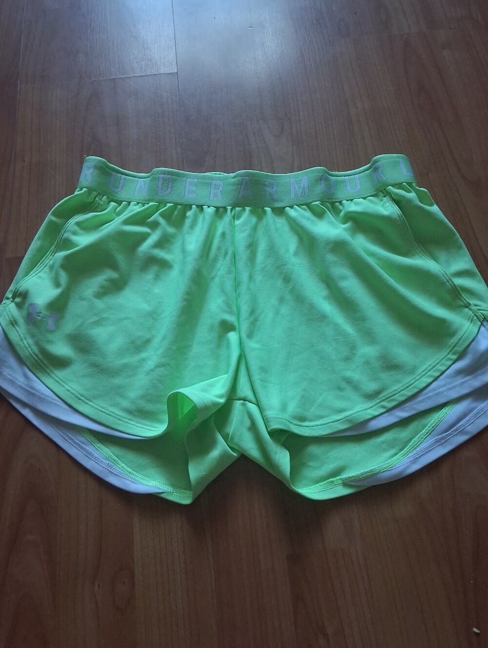 Under Armour Athletic Shorts Women's Size Medium Green White Running Active Gym